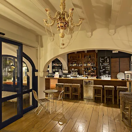 Trias فندق بالاموس