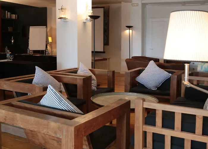 Hotel Trias