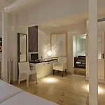 Trias 4*