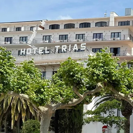 Trias 4*