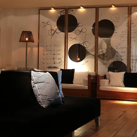 Hotel Trias