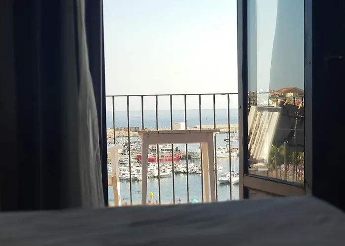 特利亚斯酒店 4*