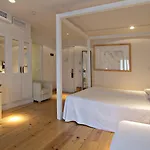 Hotel Trias