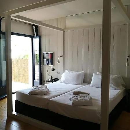 Hotel Trias